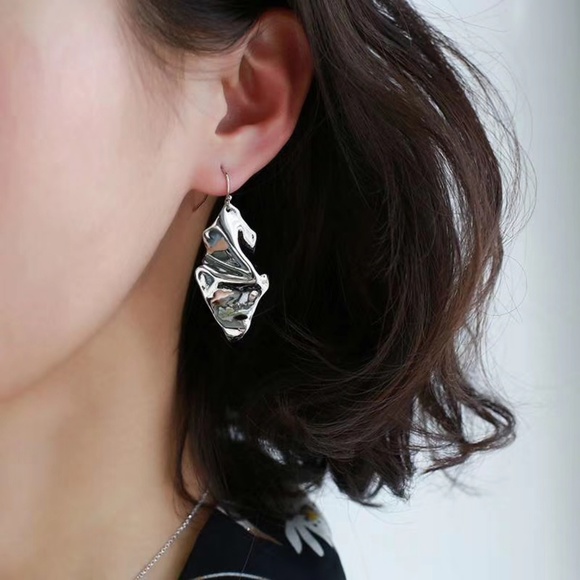 Alexis Bittar Crumpled Wire Earrings - Picture 6 of 6